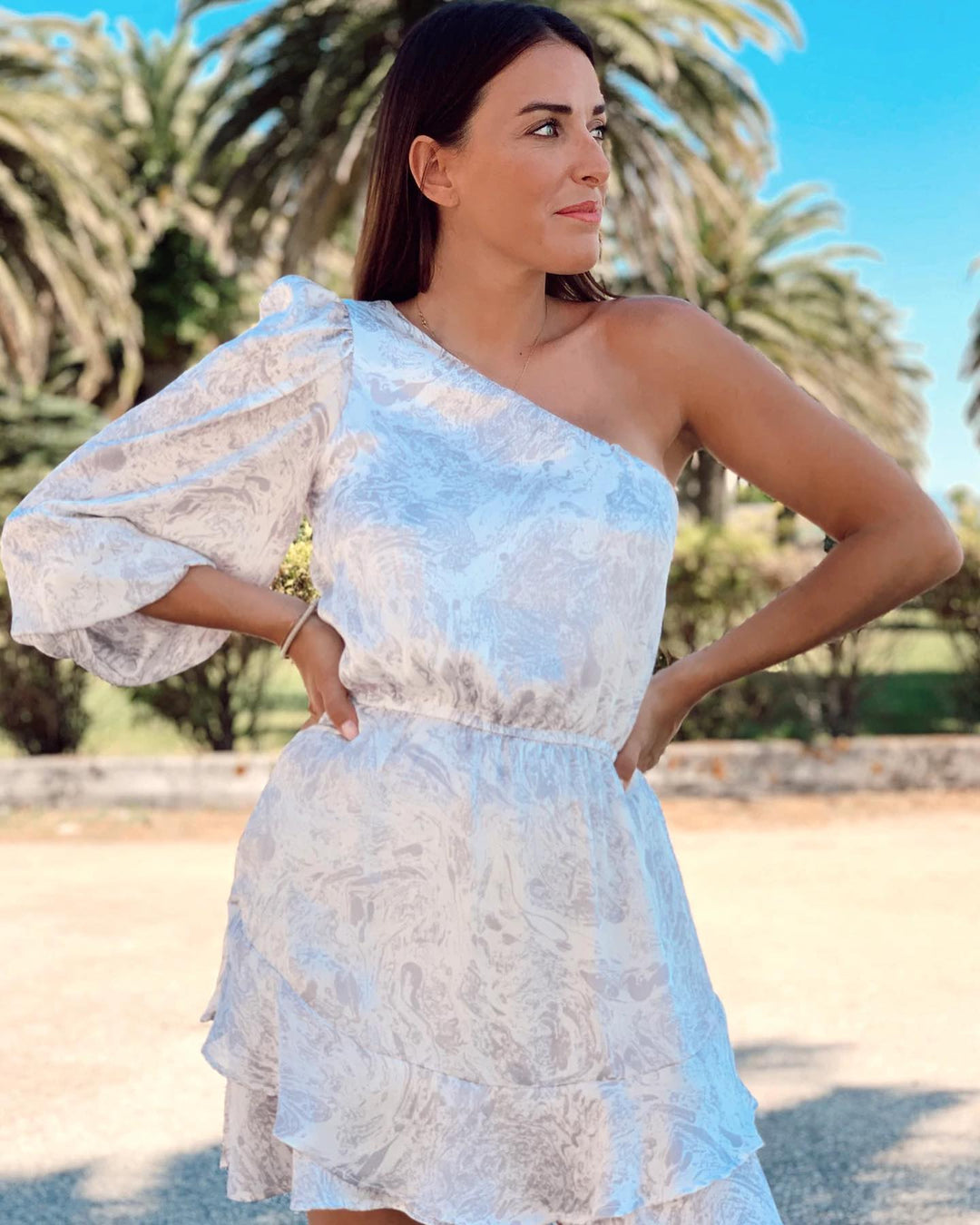 VESTIDO ASIMÉTRICO CORTO