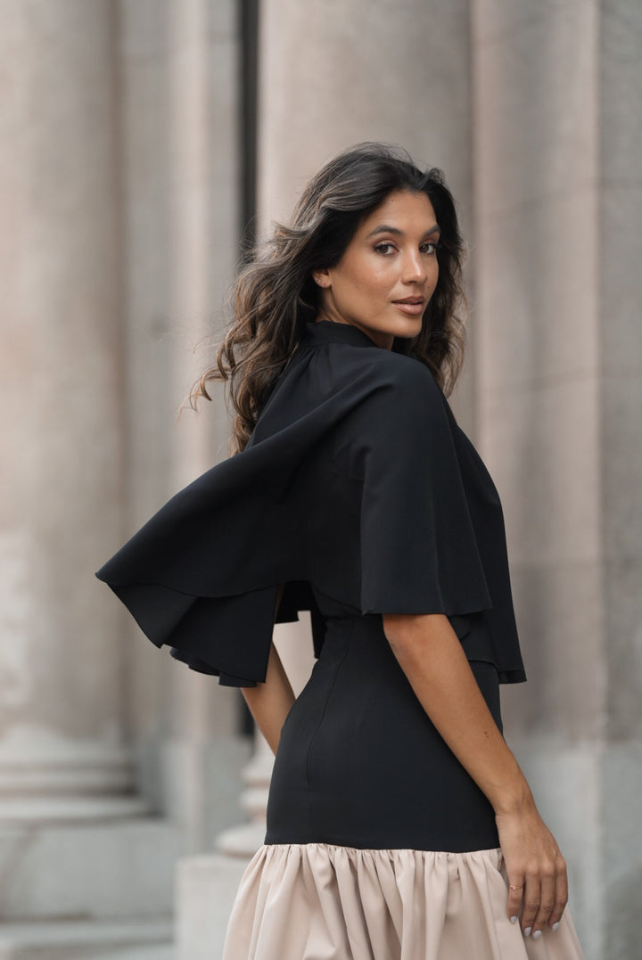 CAP SIENNE EN CRÊPE NOIR