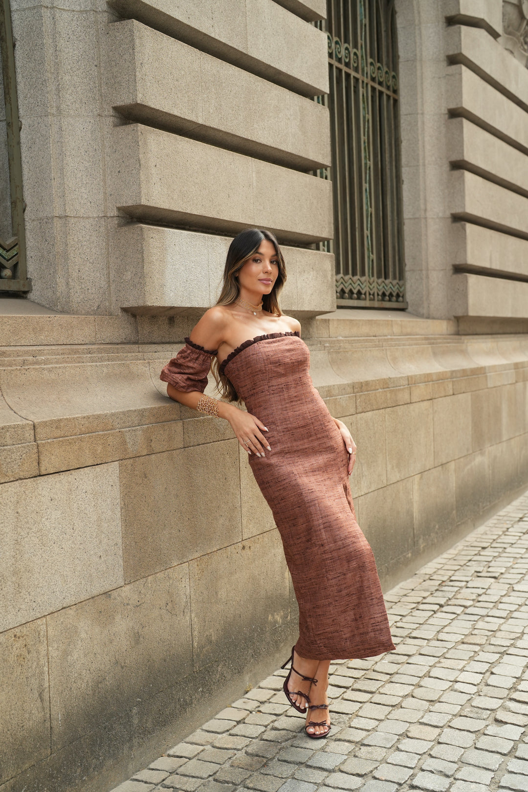 ROBE ÉMERAUDE SOIE MARRON