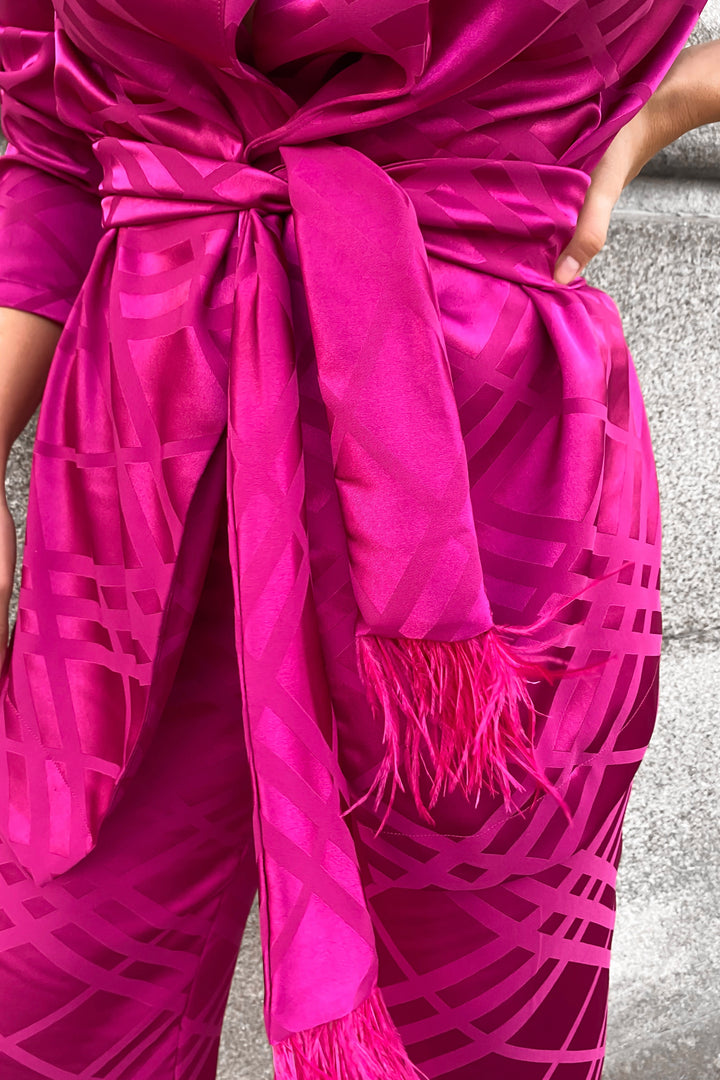 SET JACQUARD FUCSIA CON PLUMAS